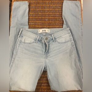 ⭐️3/$15⭐️Hollister Jean leggings size 5 long light wash
